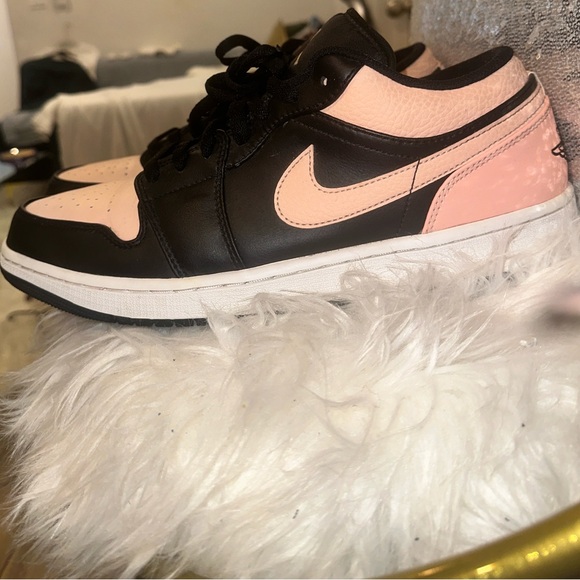 Air Jordan 1 Low “Crimson Tint” - Picture 2 of 11